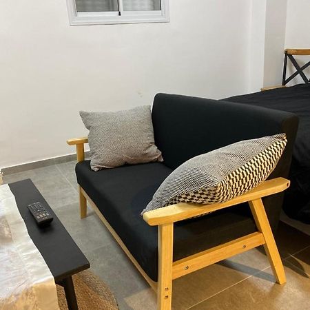 הדירה בדובדבן - The Apartment In Dovdvan Тиберия Екстериор снимка